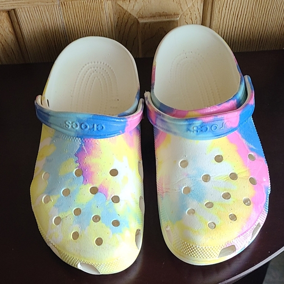 Crocs Pastel Tie dye Clog - Picture 11 of 11